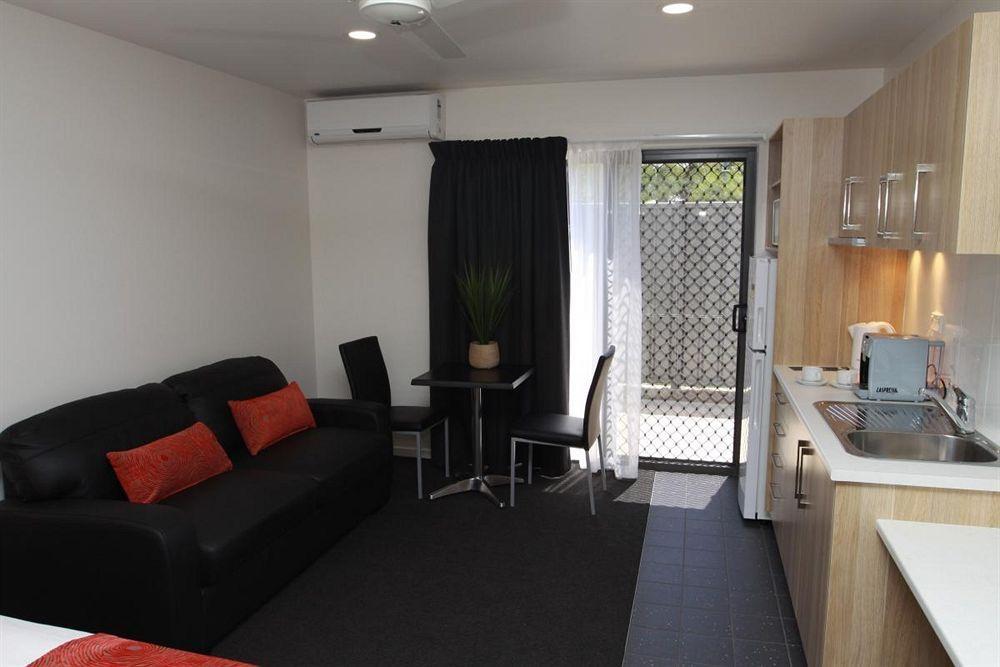 Abode37 Motel Emerald Exteriér fotografie