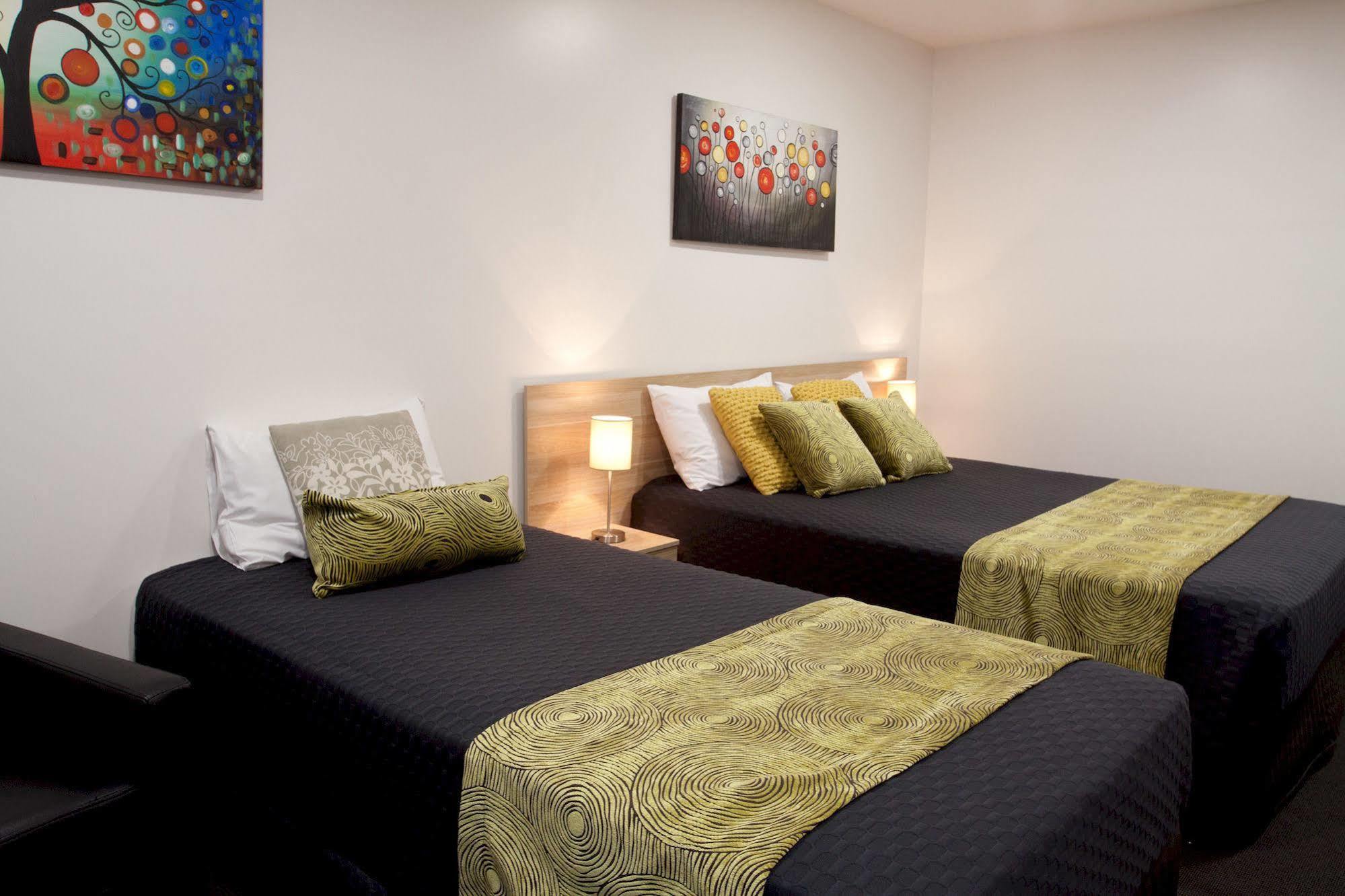 Abode37 Motel Emerald Exteriér fotografie